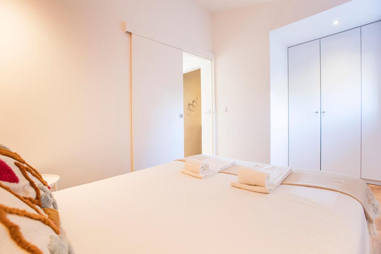 Lovelystay - Urban Cottage ポルト エクステリア 写真